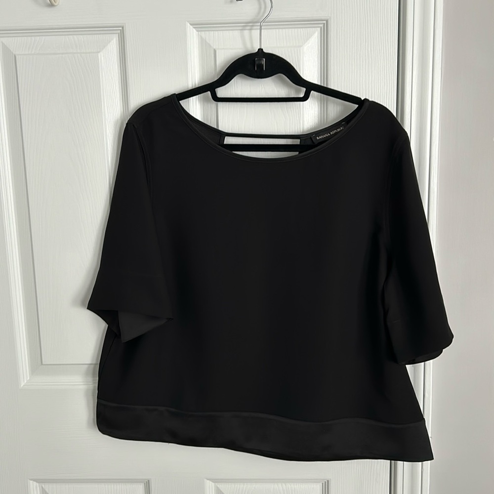 Banana Republic open back top Size Xl satin trim at bottom hem boxy cut